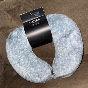 NWT UGG - Pine Creek Travel Pillow